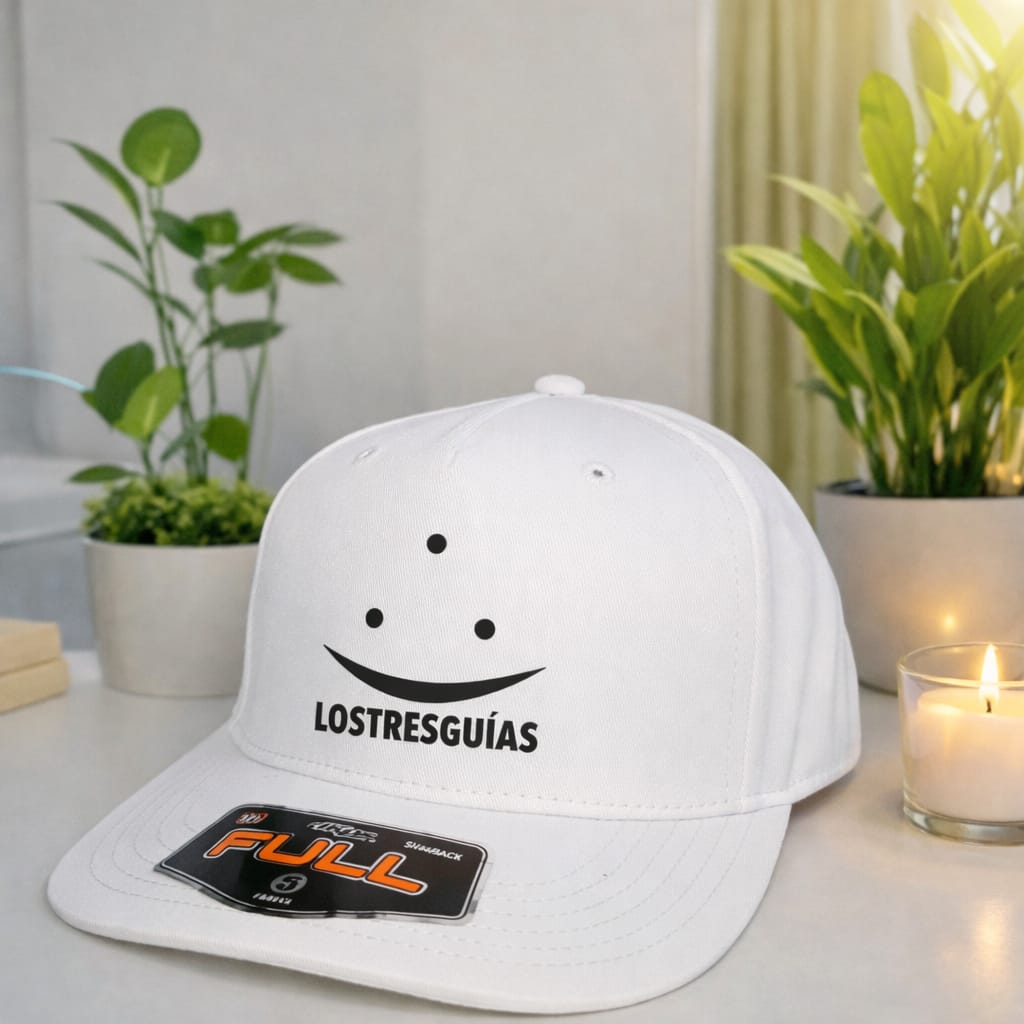 Gorra Blanca de los 3 Guías